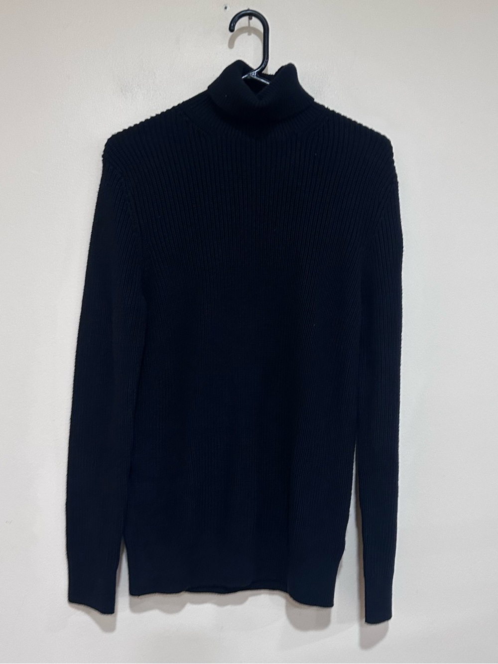 H&M men’s Black turtleneck Knit Sweater   Size small